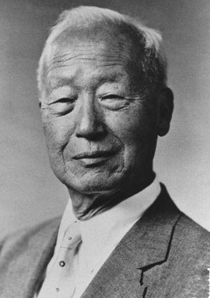 盘点韩国历届总统,朴正熙遇刺身亡,他女儿坐牢时间超过执政时间