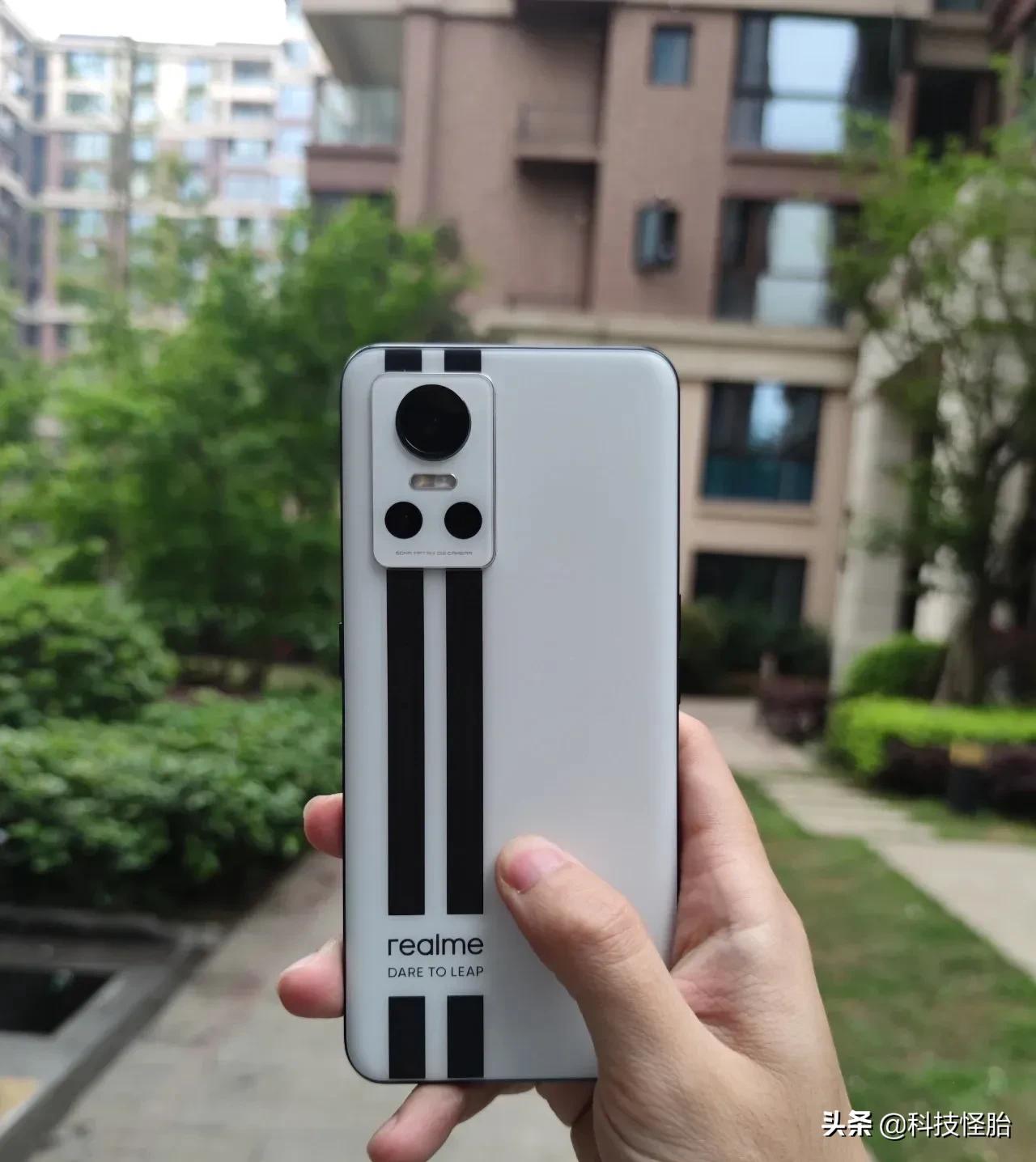 从苹果8plus换到了realmeGTneo3，憋了一肚子话想说