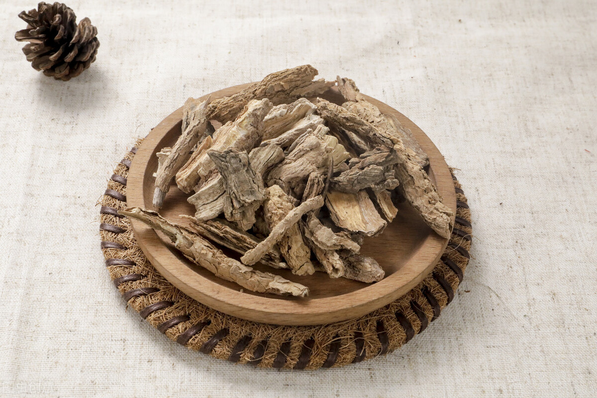 中药地骨皮,常用于阴虚发热,更年期综合征,糖尿病,高血压