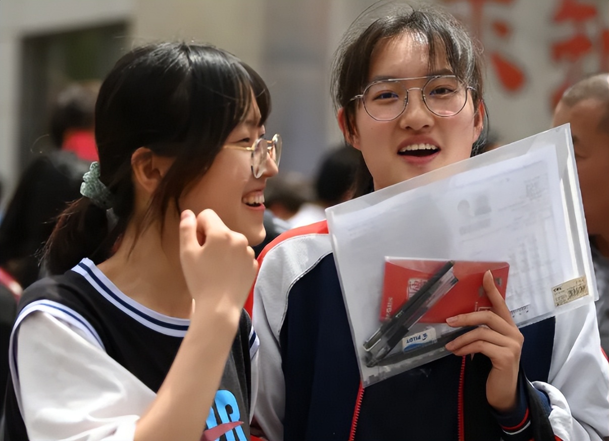 2022高考人数出炉，看到河南的高考人数，才知道各省份差距如此大