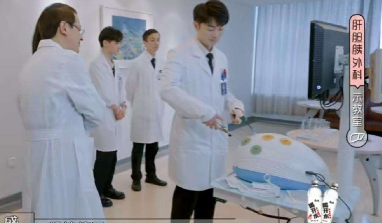 医学专业前景排行榜出炉，临床医学被挤出前三，榜首就业面很广