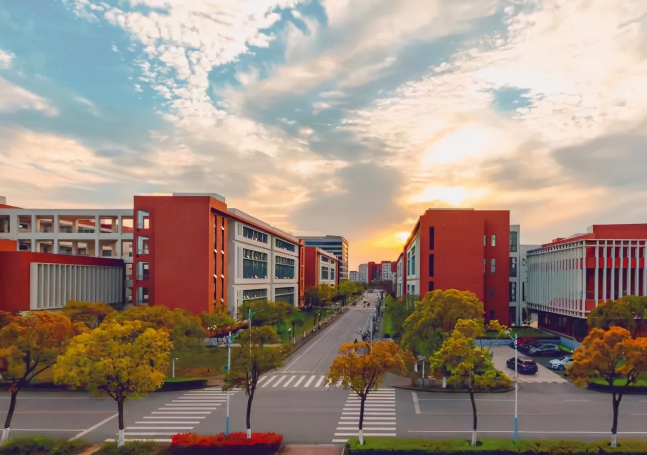 冲破国外技术封锁、创下多个“第一”！2022年，华理发出“最耀眼”的一束光！