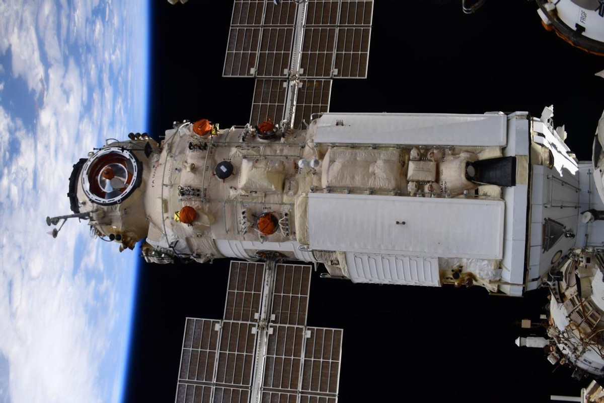 尴尬！国际空间站轨道由俄控制，俄乌冲突殃及4名美宇航员返航
