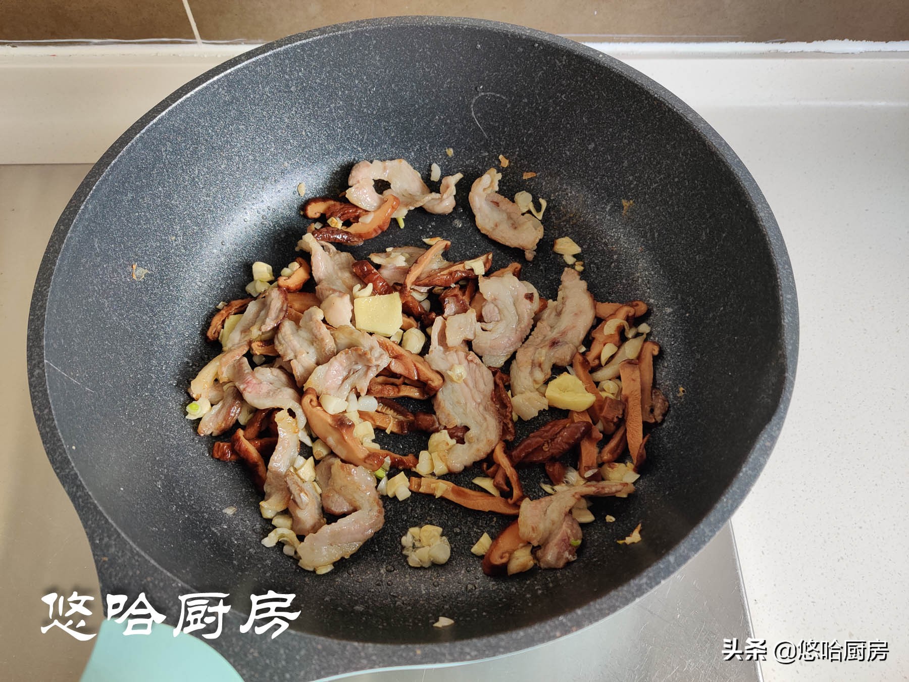 腐竹烧肉怎么烧好吃（12步做出肥而不腻的五花肉）