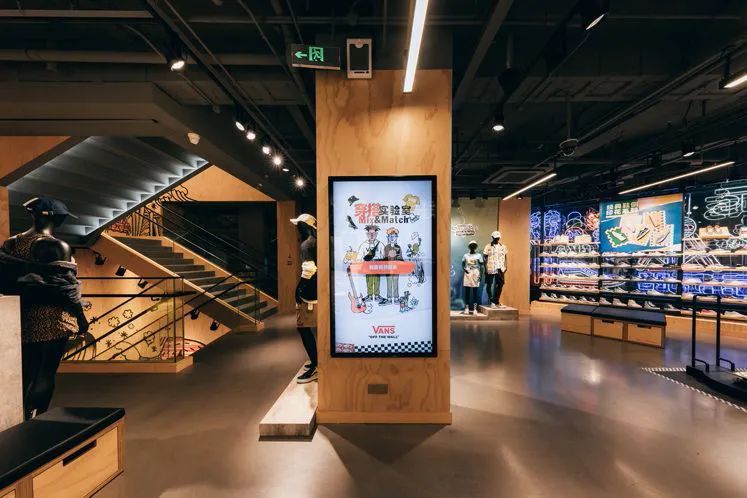 Z世代3.0时代，推动实体零售新招“沉浸式体验”卖场将成为新宠