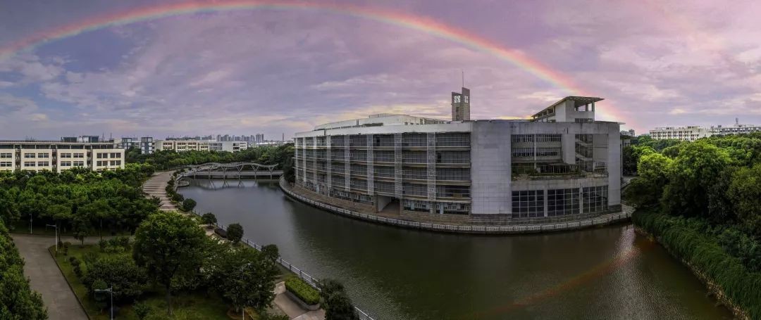全国最美50所高校之一！位于湖北，占地2192亩，还是影视剧取景地，校园绝美！
