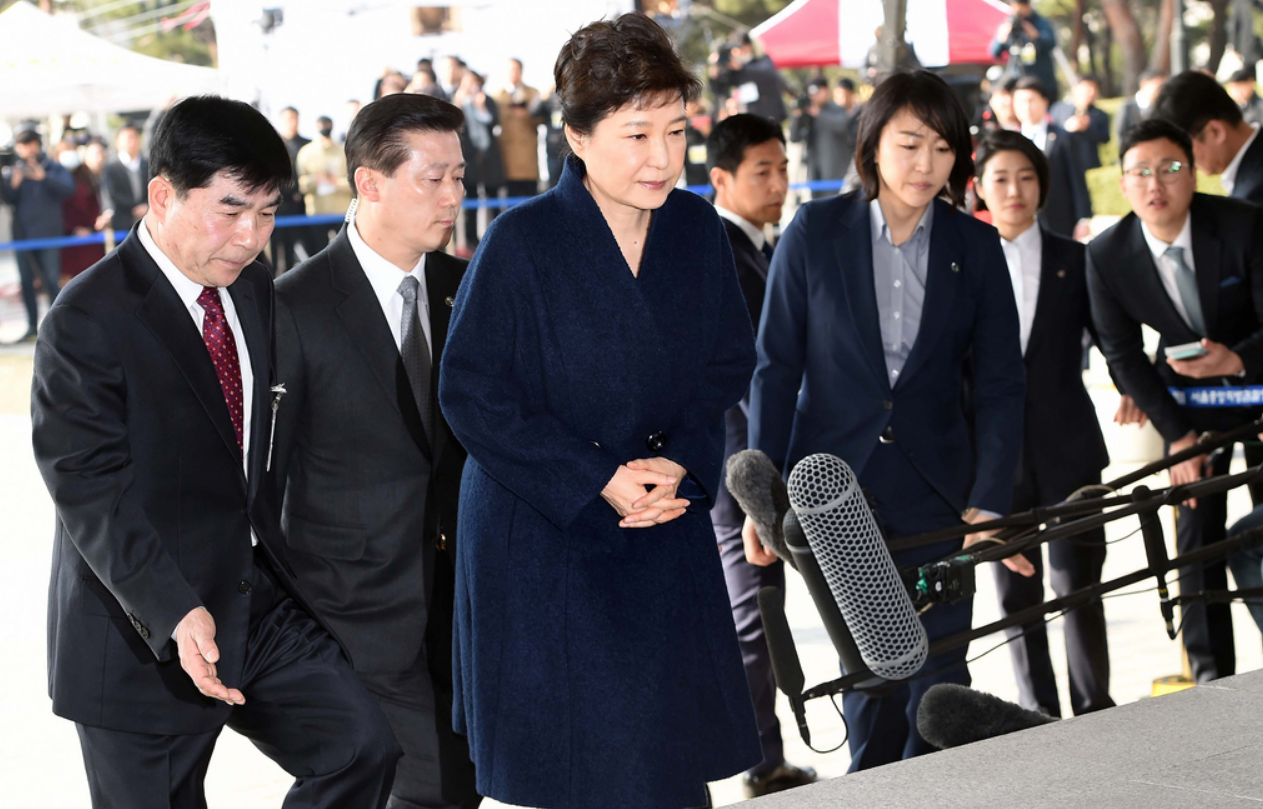 郑维罗：靠一只狗将总统送进牢房，让亲妈入狱18年，自己反而无罪