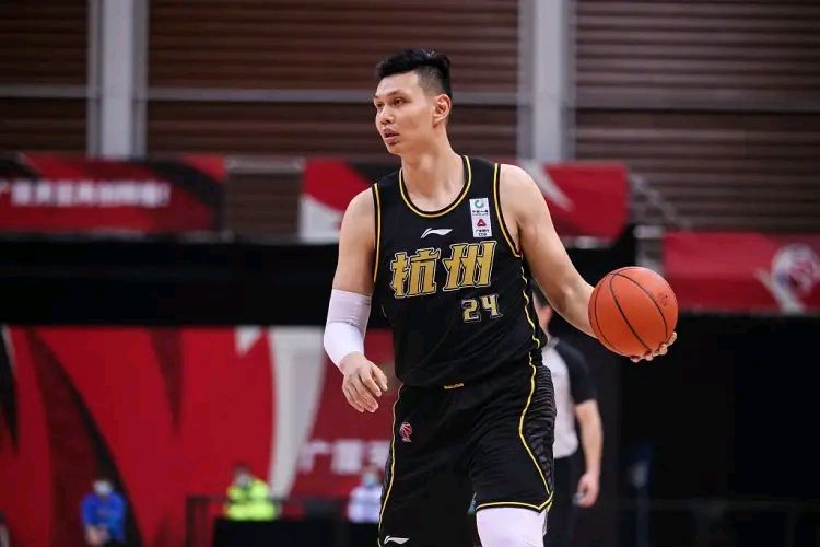 cba为什么罚浙江广厦队(许钟豪被禁赛6场!罚款20万!