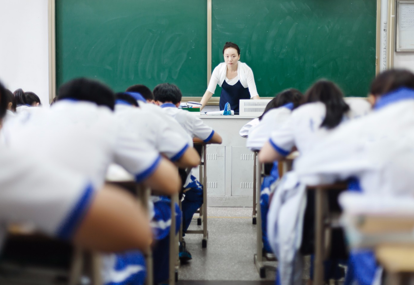 “铁饭碗”变“金饭碗”？国家已明确涨工资，这次真不是虚晃一枪