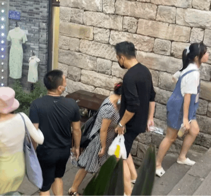 汪小菲不惜抛妻弃子的动力是什么？