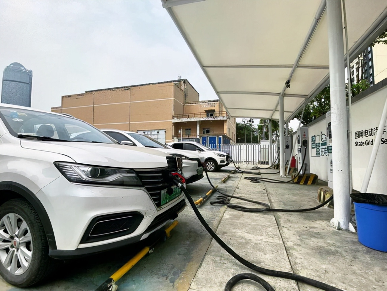 蔚来当不了“换电之王”，但宁德时代可以？