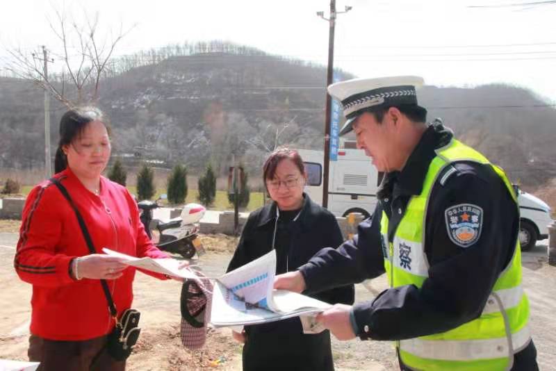 铜川公安交警进驾校 安全从“起步”开始