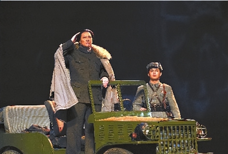 太像了，中国演毛泽东最牛的9个演员，唐国强仅排第2，张铁林倒数