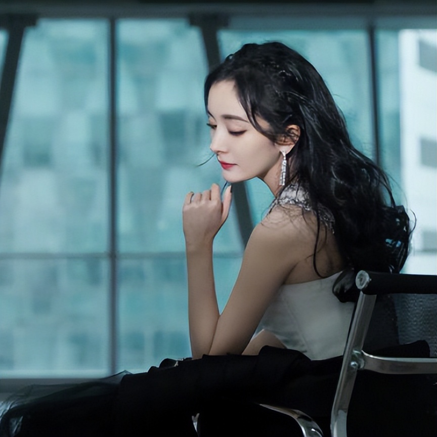 同样是“厚刘海”，把杨紫胡冰卿和杨幂放在一起，差别不止一点