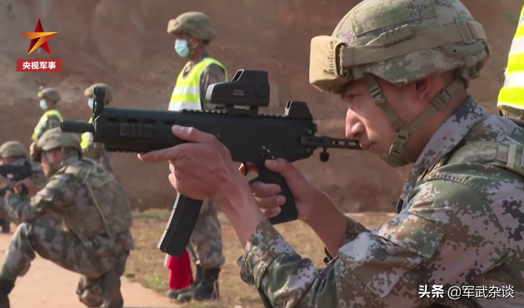 再见了，5.8手枪弹，171型冲锋枪用9毫米弹，威力并不比05微冲弱