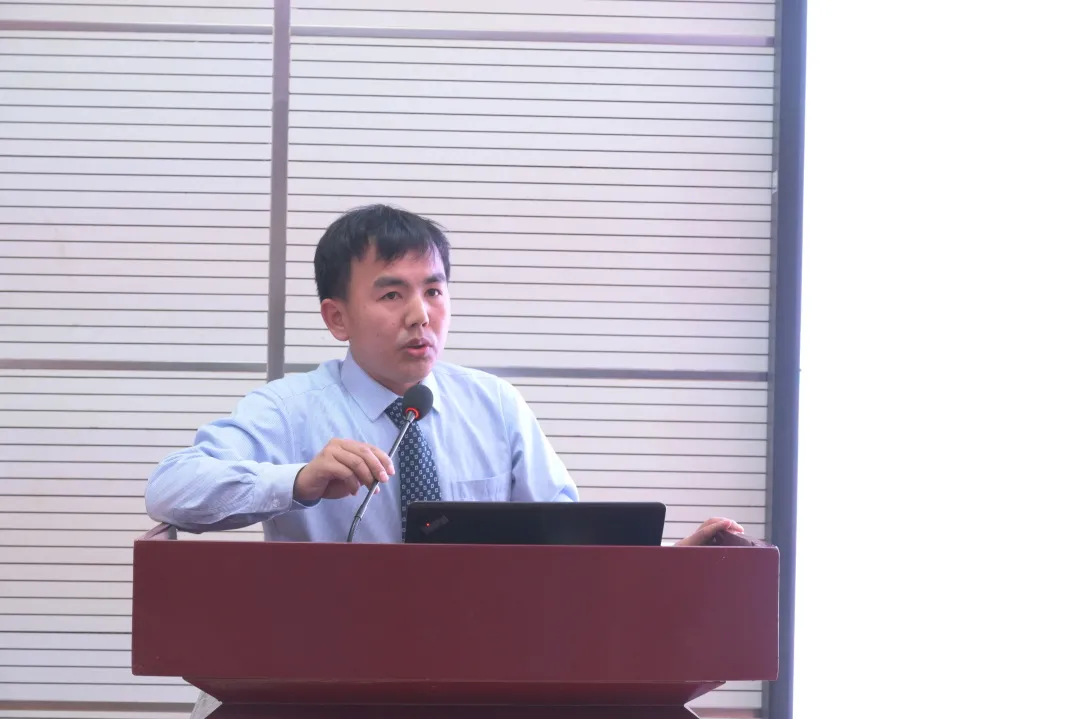 表彰先进树榜样,凝心聚力再出发——云南农大附中期中表彰大会