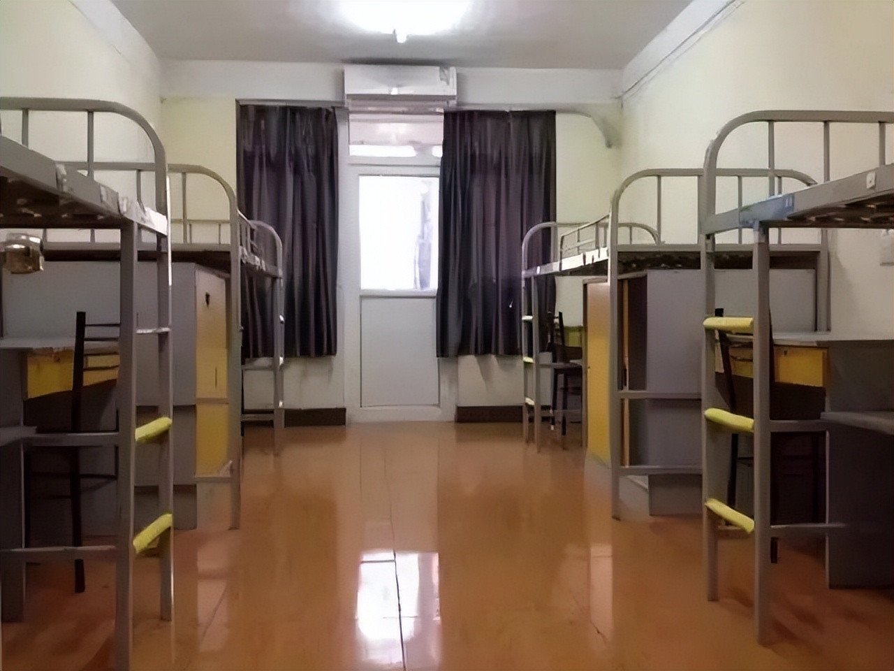 上海超有范高校！地铁直达，坐拥7大食堂，绝美图书馆，还有古希腊风建筑