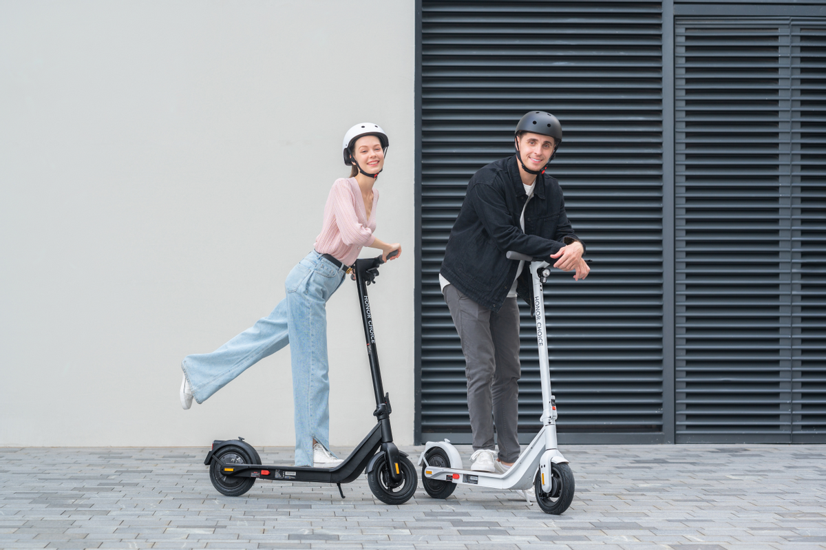 ��ҫPlay6Tϵ�����У����ƶ�ǧԪ��5G���ڴ��ֻ��ռ�