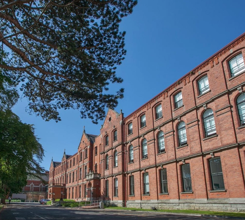 无需高考的新加坡本科直通车——都柏林大学