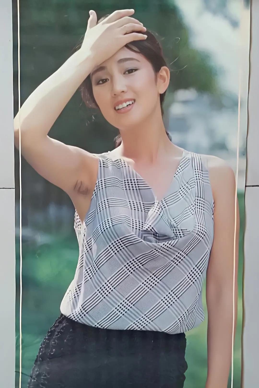 巩俐怀旧照片8