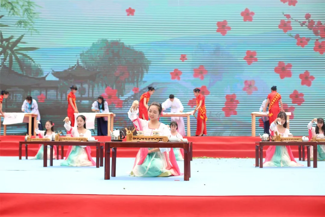 四川天府新区职业学校｜办精诚职校，育时代工匠