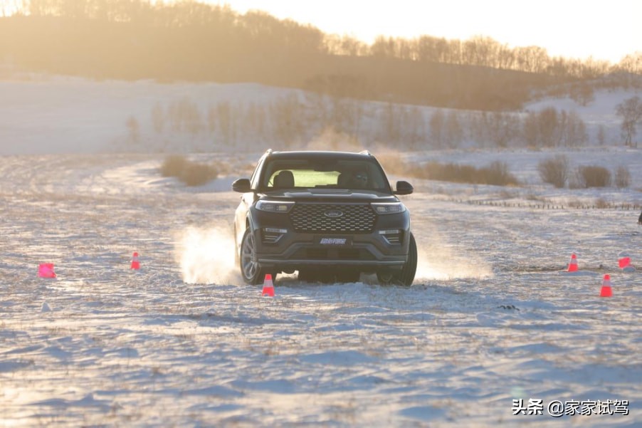 影帝级SUV，探险者出演冰雪极限动作戏