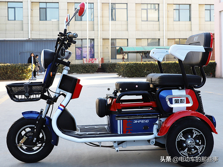 金彭/雅迪/爱玛推出3款三轮电动车，60岁以上老人能用，适合接娃