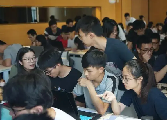 “考上编制，大家态度都变了”，这位大学生的经历，让人直呼真实