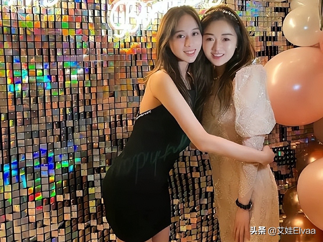 赌王女儿何超欣生日真隆重，穿吊带裙成主角，颜值拉垮没姐姐高级