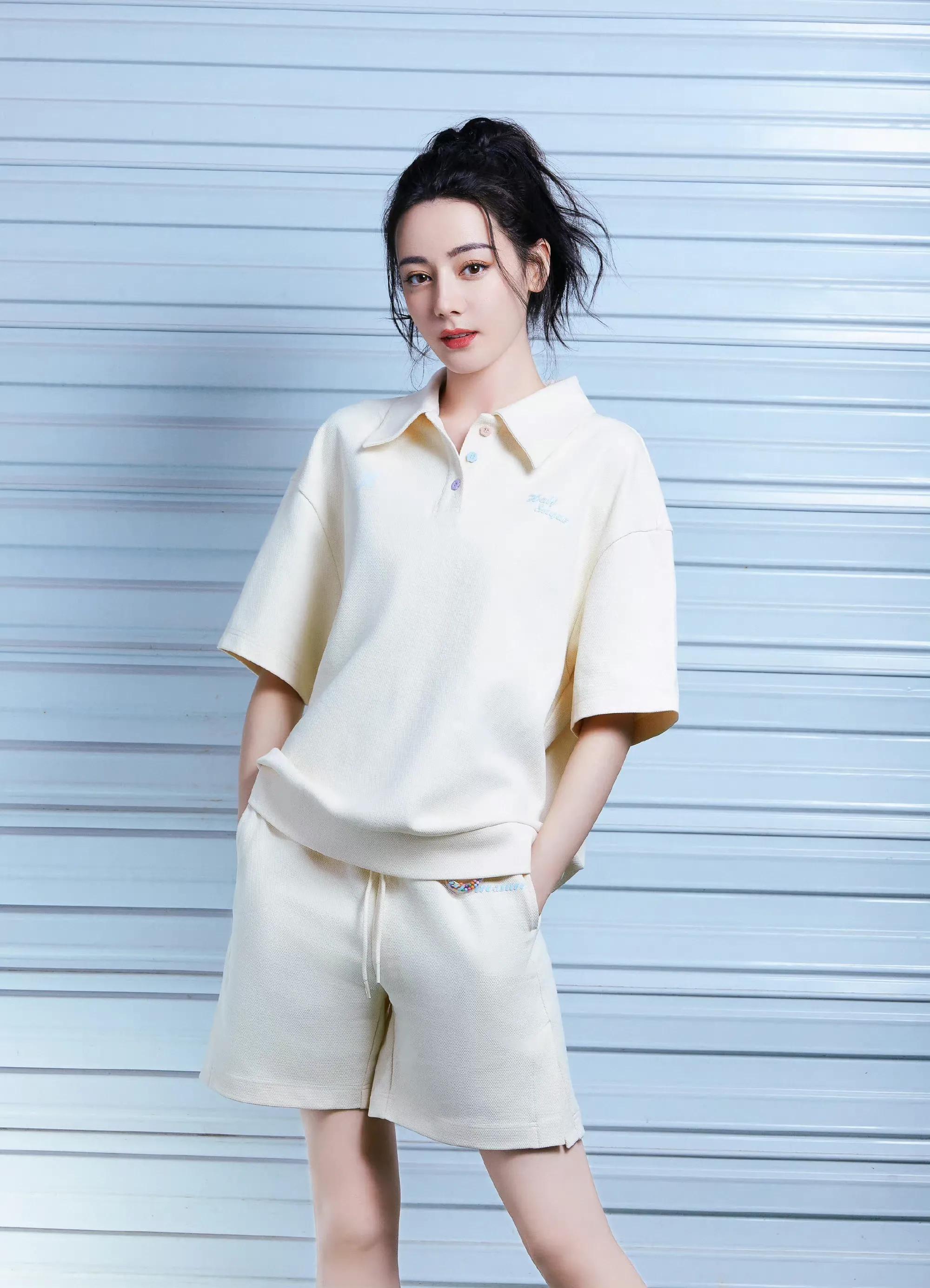 迪丽热巴半糖系列甜甜圈运动套装