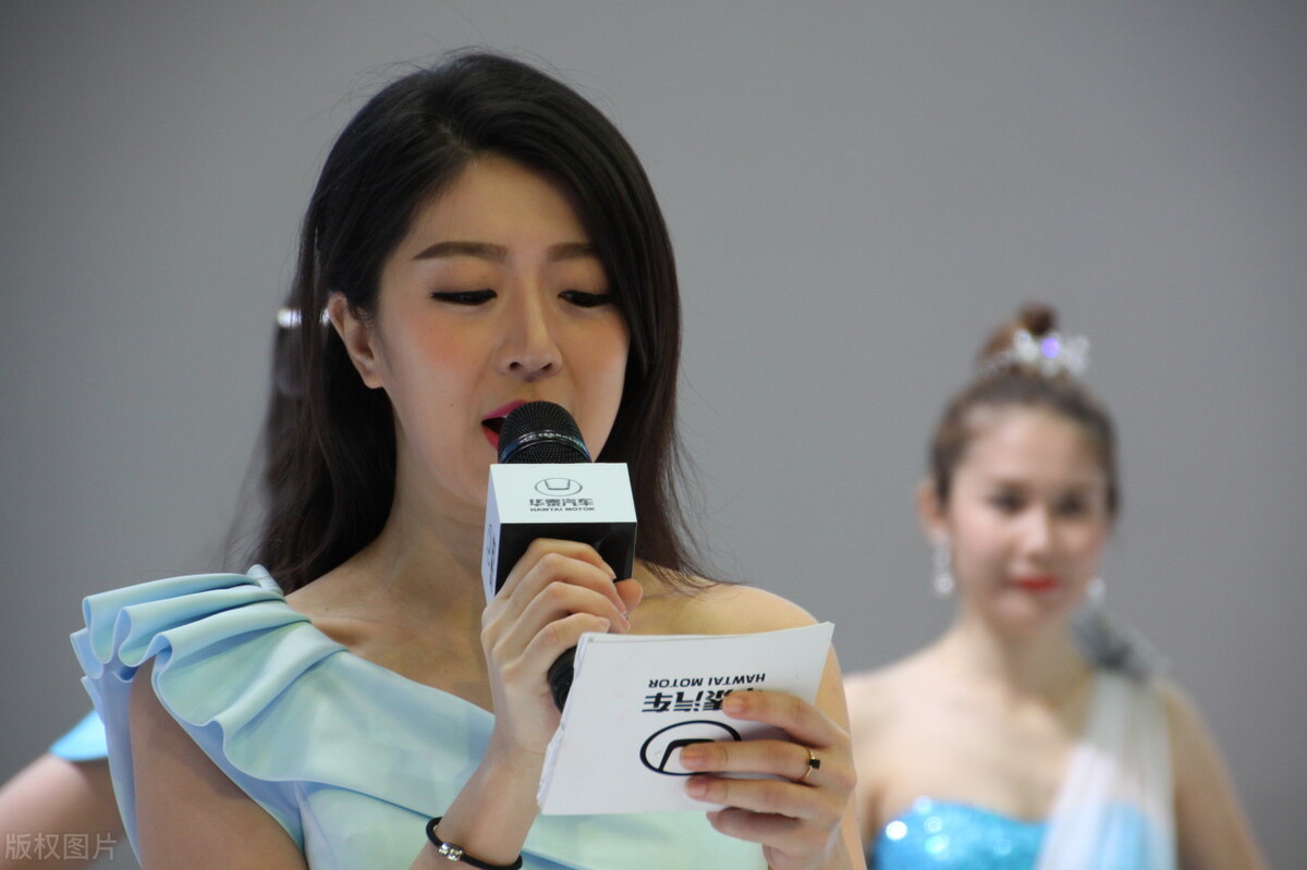 公司年终总结主持人开场白台词大全