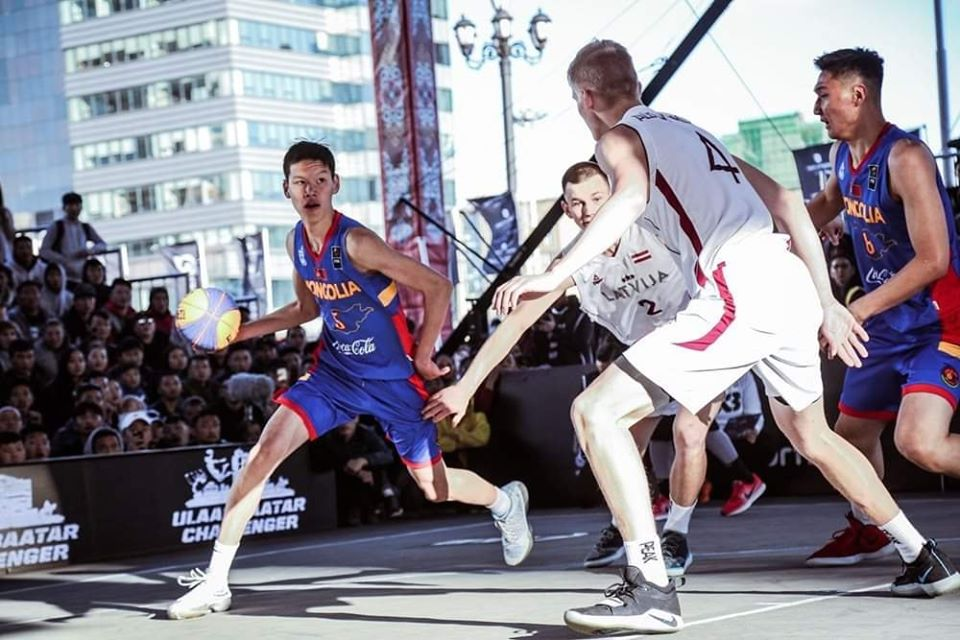 蒙古籍，19岁，身高2米03打控卫！来自亚洲的天才，能打进NBA吗？