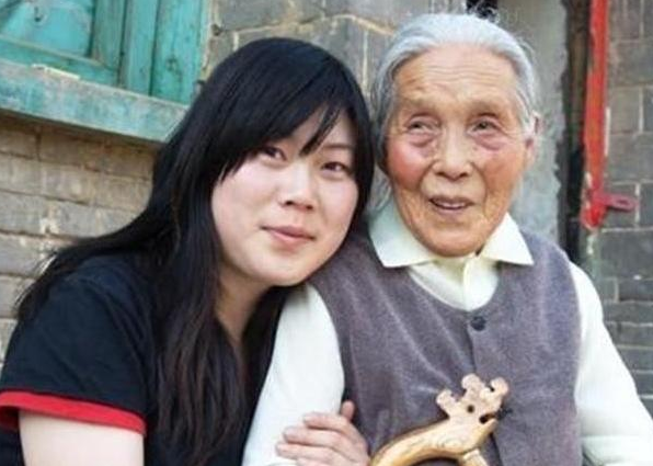 11年前凭春晚走红,发誓要做第二个董明珠的