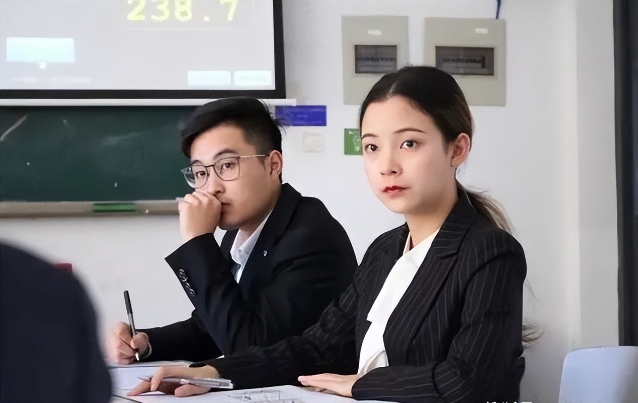 适合文科女生报考的几大专业，尤其是第五类，家长们强烈推荐