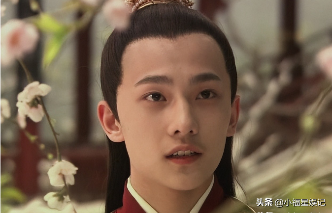 盘点“歪嘴杀”的13位明星，个个惊艳到糖分超标，帅到心坎里了