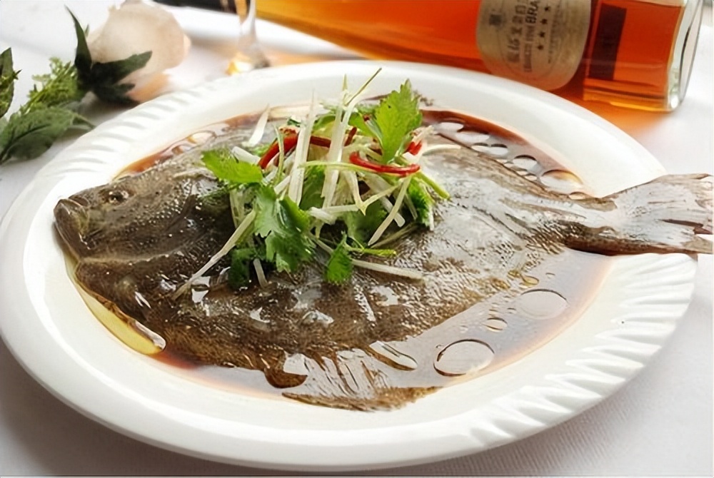 营养美味呢,这第一种就是多宝鱼了,多宝鱼寓意着多宝多福,多财多寿