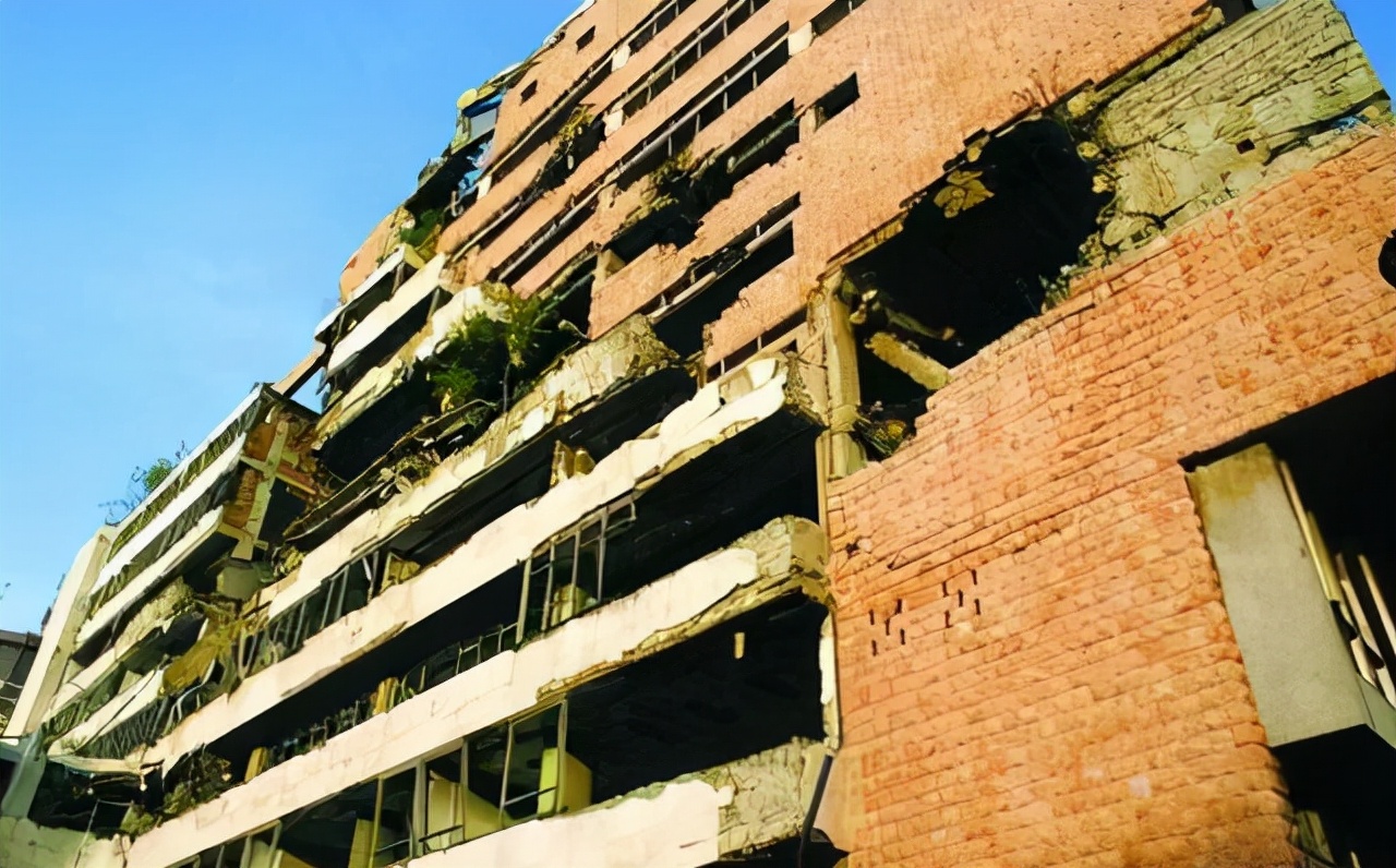 1999年中国大使馆被炸，北约发言人却叫嚣：打击是精准的、合理的