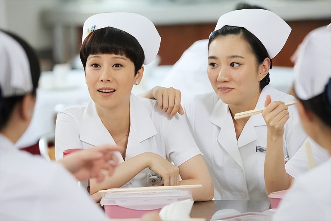 同样是演护士，把朱茵，张柏芝，赵丽颖放在一起，差别就出来了