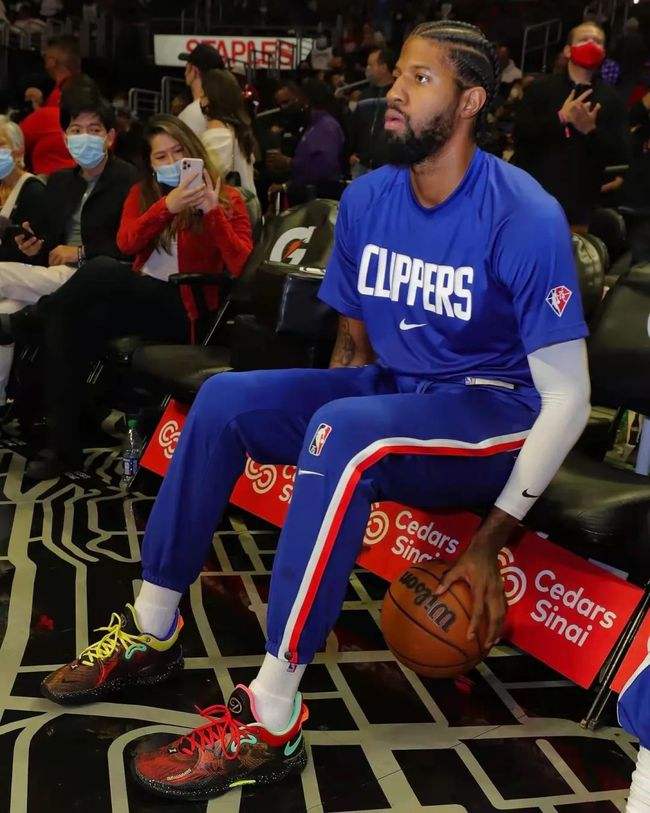 最强nba乔治的鞋有哪些(保罗乔治本赛季nba赛场穿了哪些nike pg5代