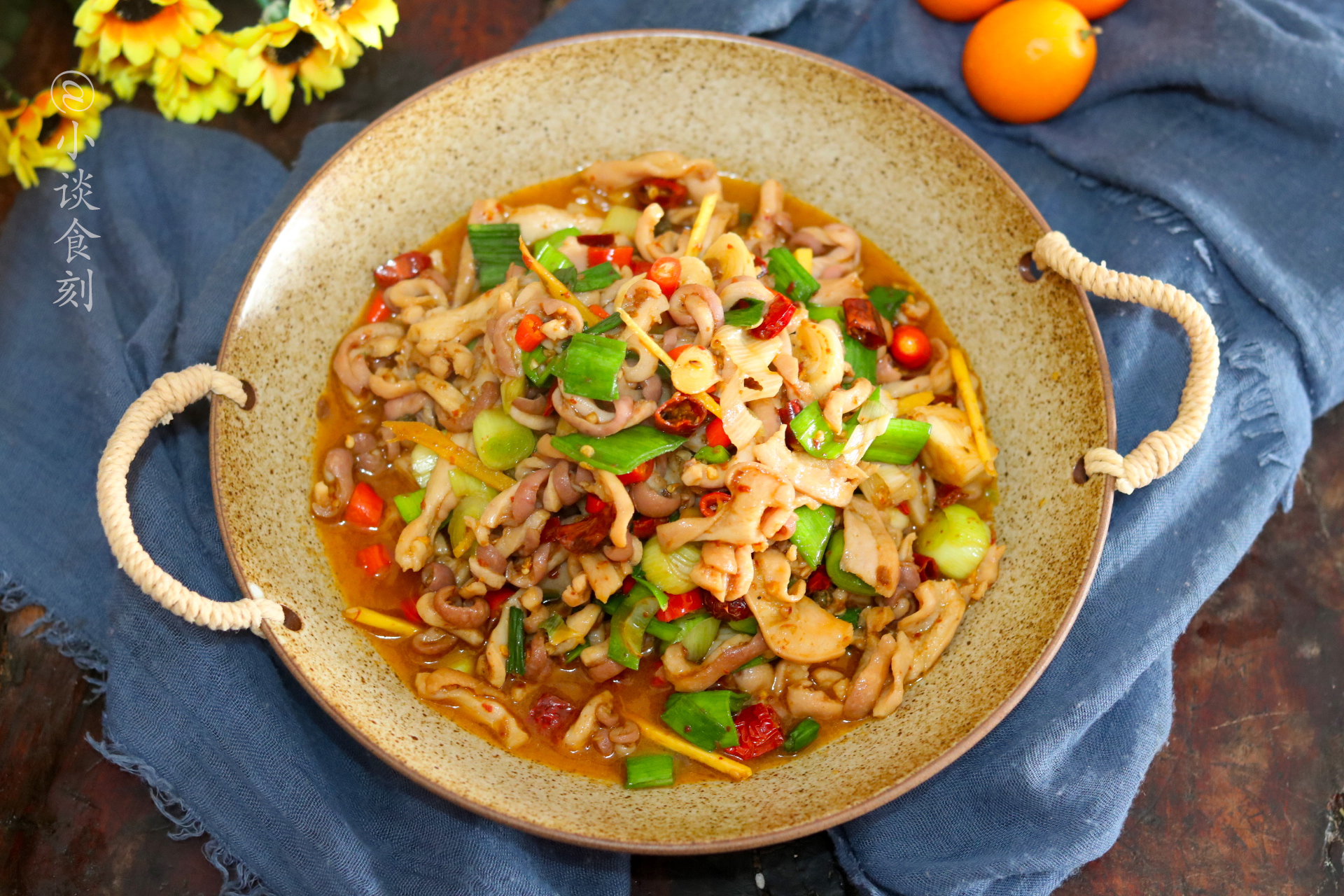 过年吃猪肚别卤了，牢记“1腌2炒3翻”，猪肚嫩滑爽脆，下饭香