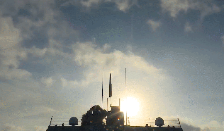 5052Dͬʱ죬й½ӣԶ󺣾ŽѴ