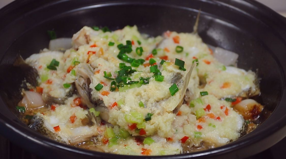 春天，遇到这鱼别手软，刺少肉多，这样做后蒜香味十足