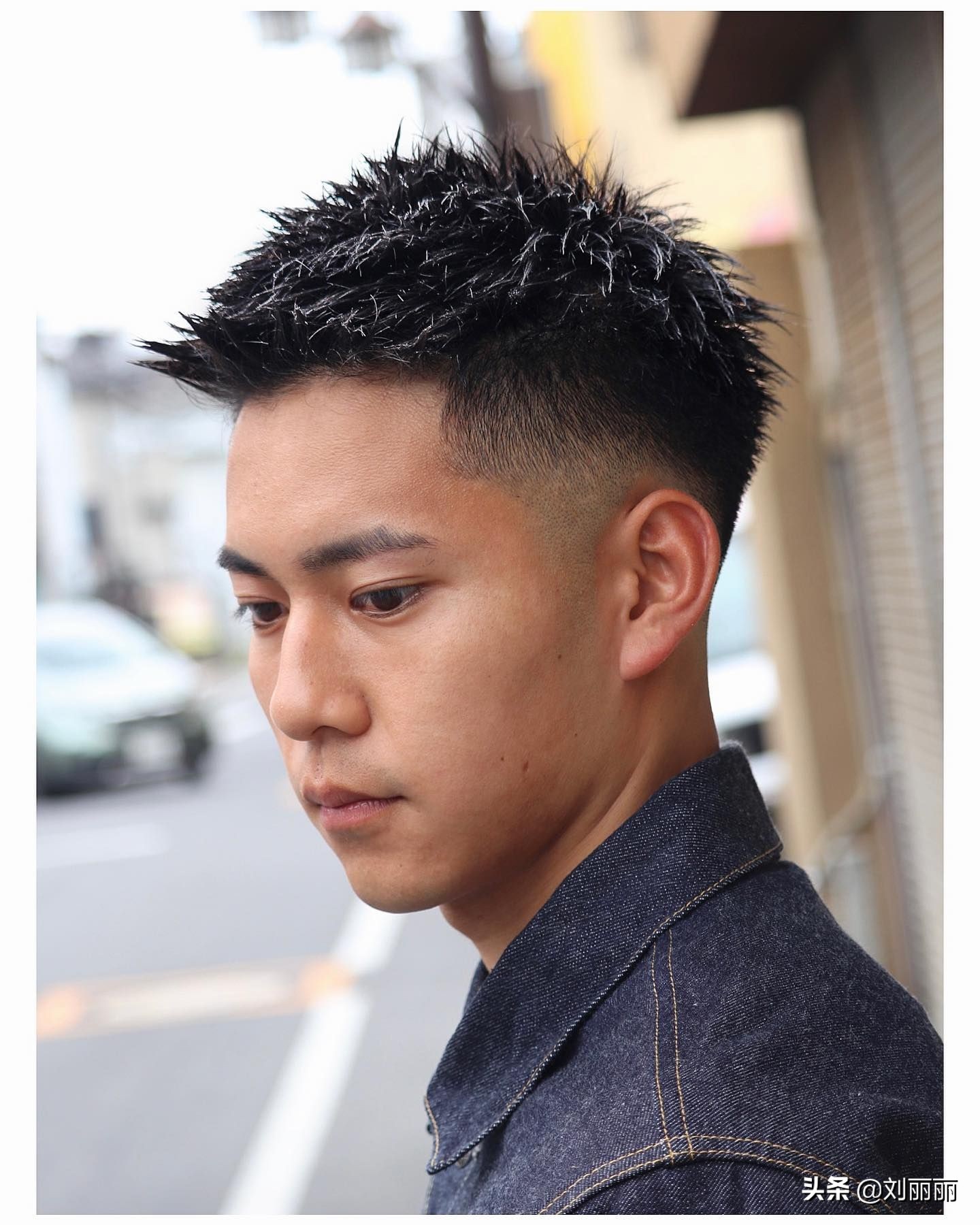 别剪锅盖头了,这才是当下最火的男士发型,周边光潮流发色很百变