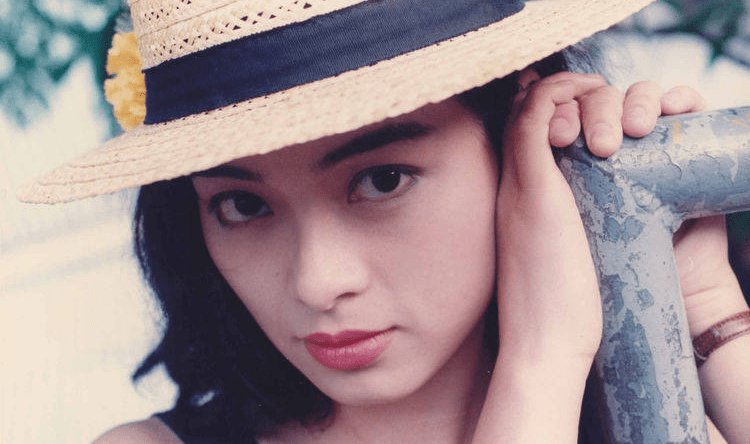 还记得天龙八部中的阿朱吗？戏红人不红，今淡泊名利前往美国念书