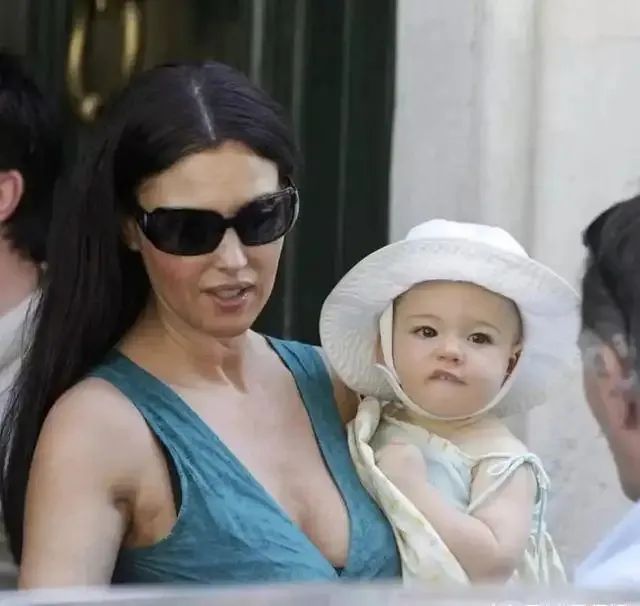 被喷“最丑星二代”？如今美到不敢认：这是人间真实存在的长相吗