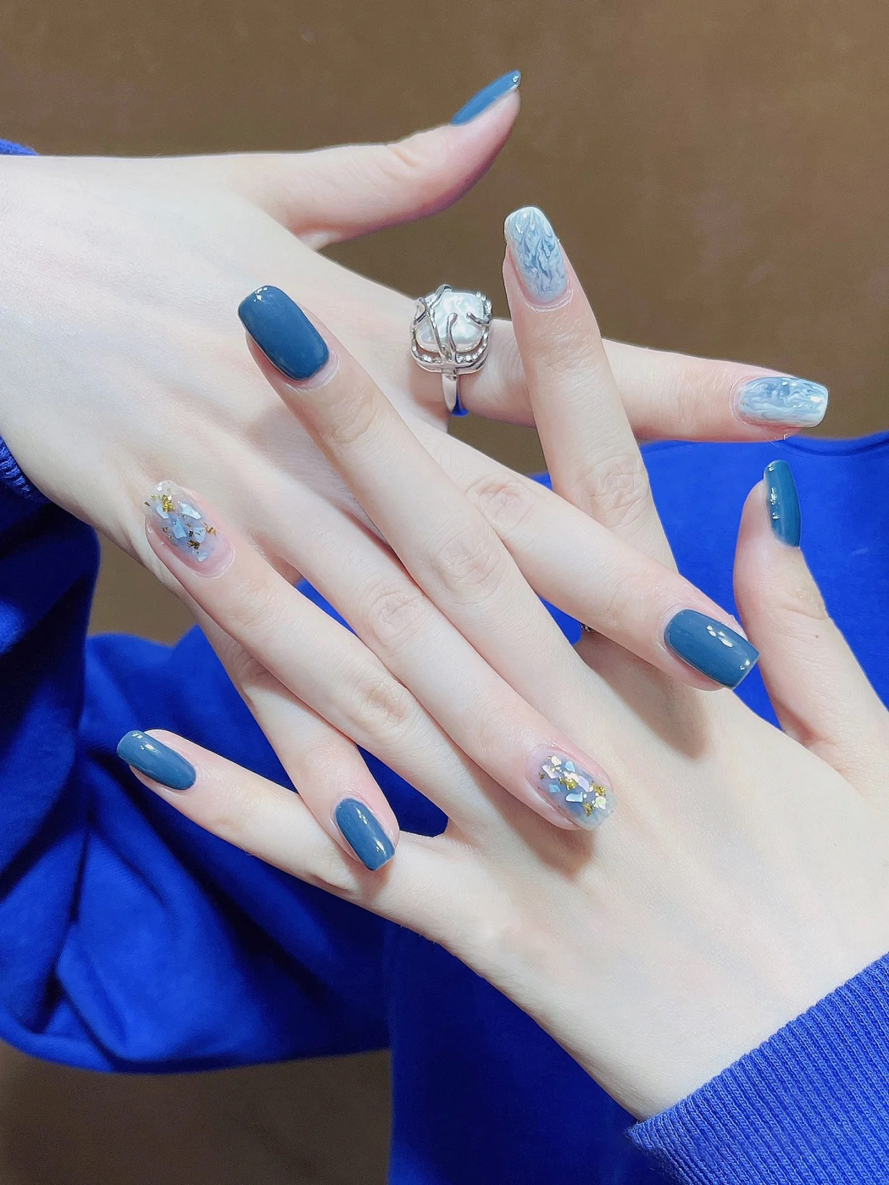 蓝色精灵浪漫高级纯色莫兰迪蓝贝壳片美甲