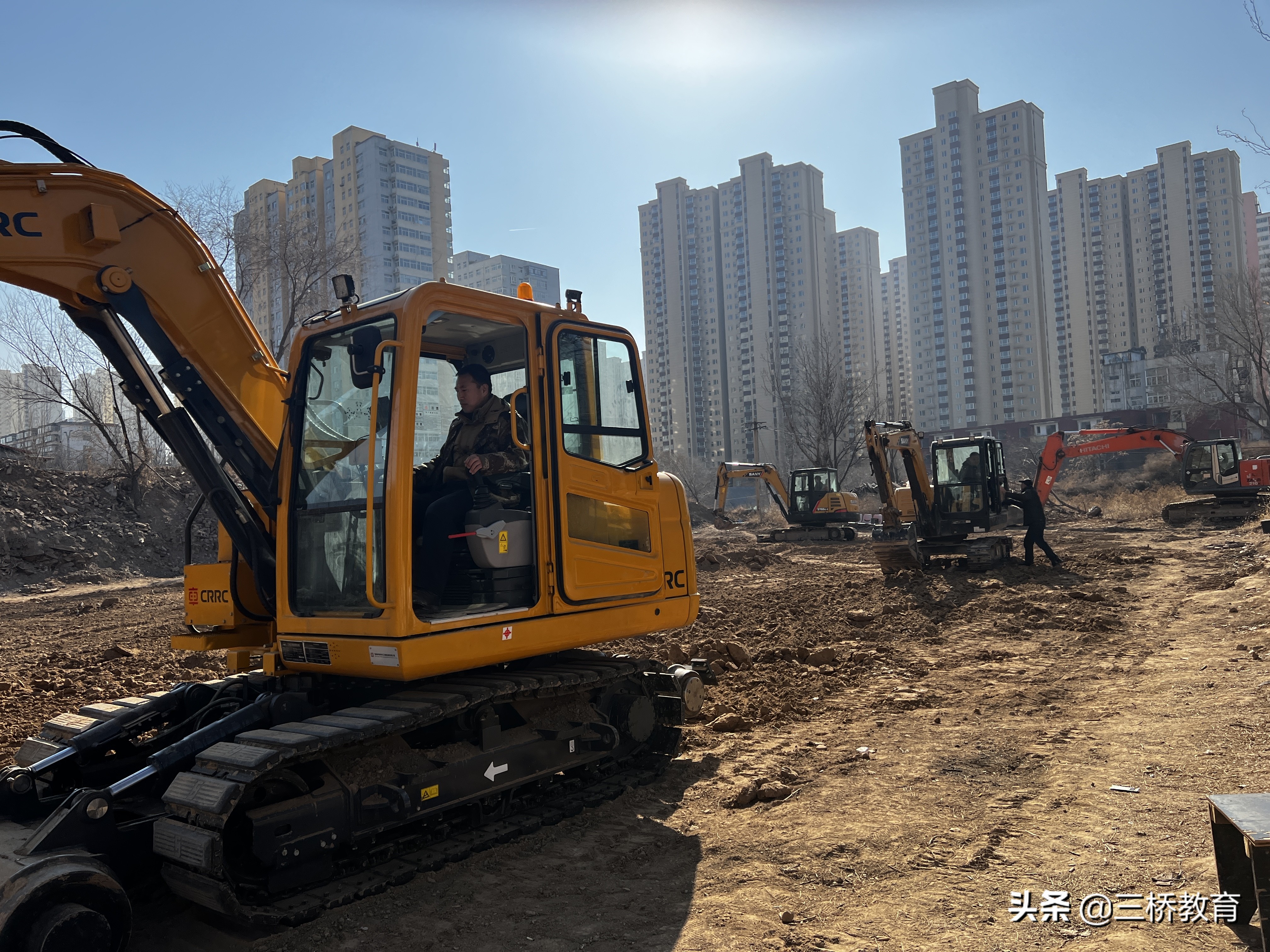 学习挖掘机需要去专业的培训学校，怎么选就是个大问题？