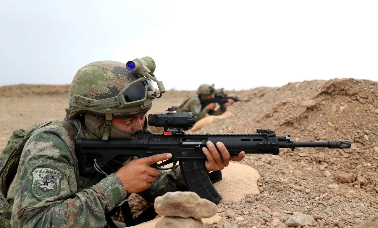 ������95ʽ��ǹ��̥��03ʽ��ǹ�����߷����Σ���191ʽ��ǹȡ��