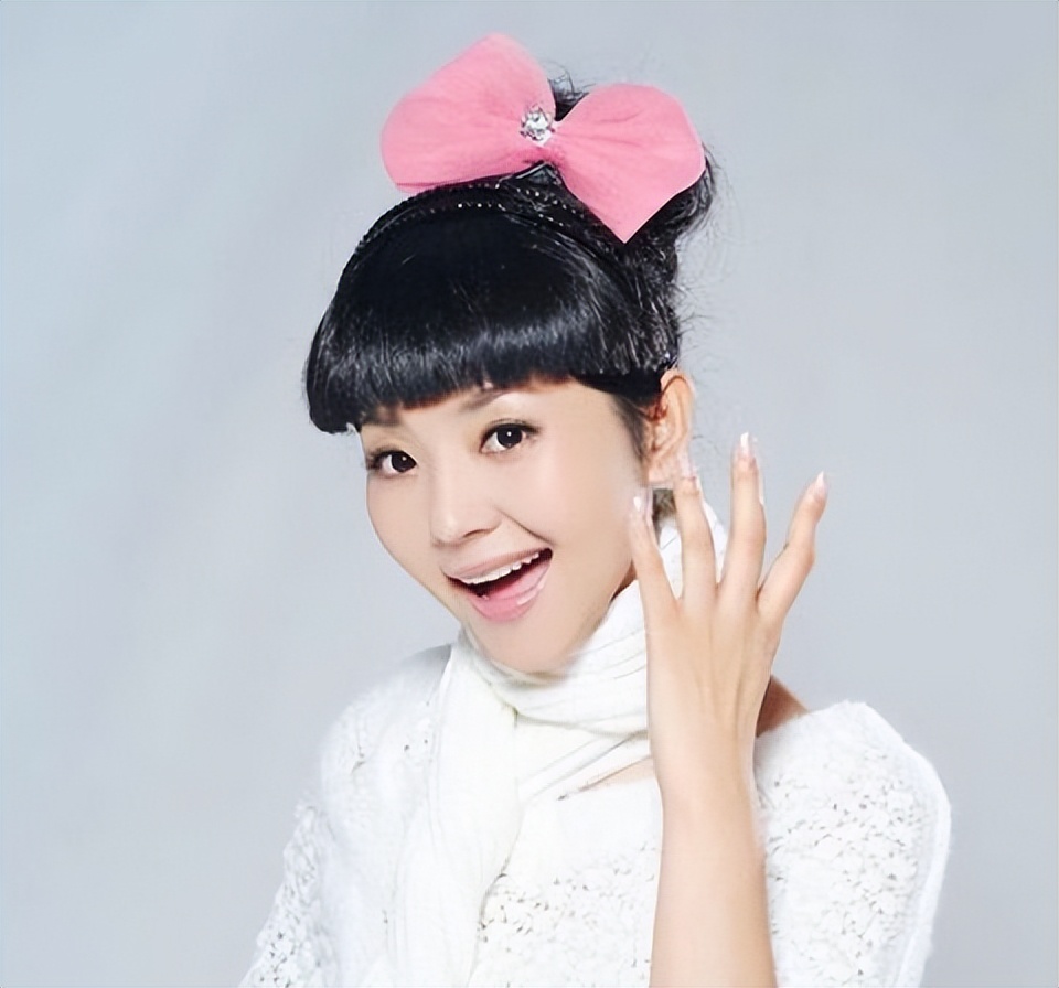 主持人方琼：15岁丧父愧疚终身，成“河北一姐”真的是靠老公吗？