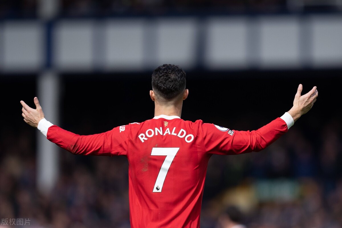 克里斯蒂亚诺罗纳尔多的挣扎是曼联失败赛季的完美隐喻
